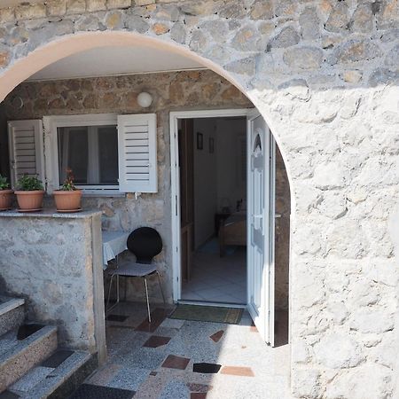 Apartments Miro Kornić Εξωτερικό φωτογραφία