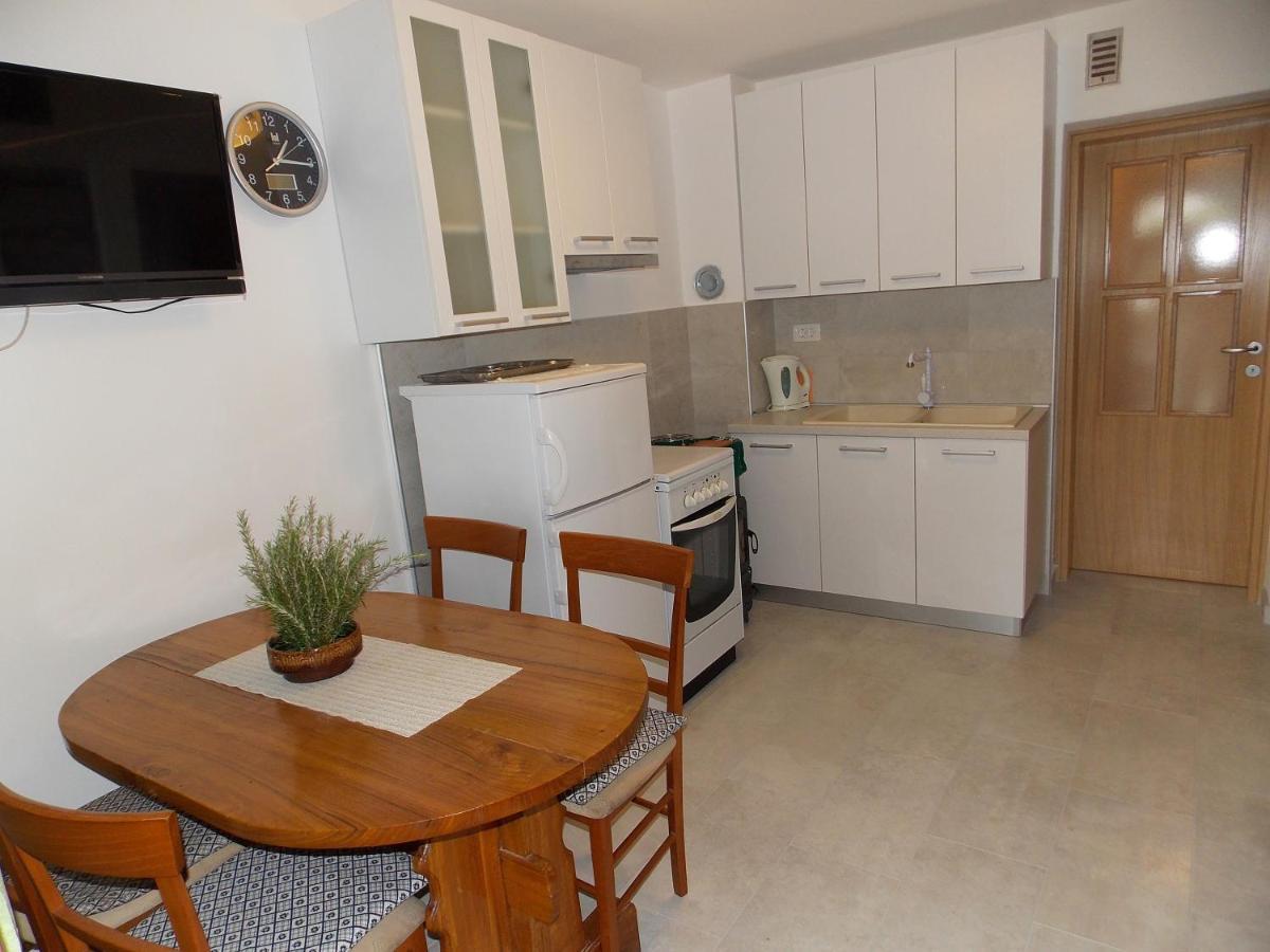 Apartments Miro Kornić Εξωτερικό φωτογραφία
