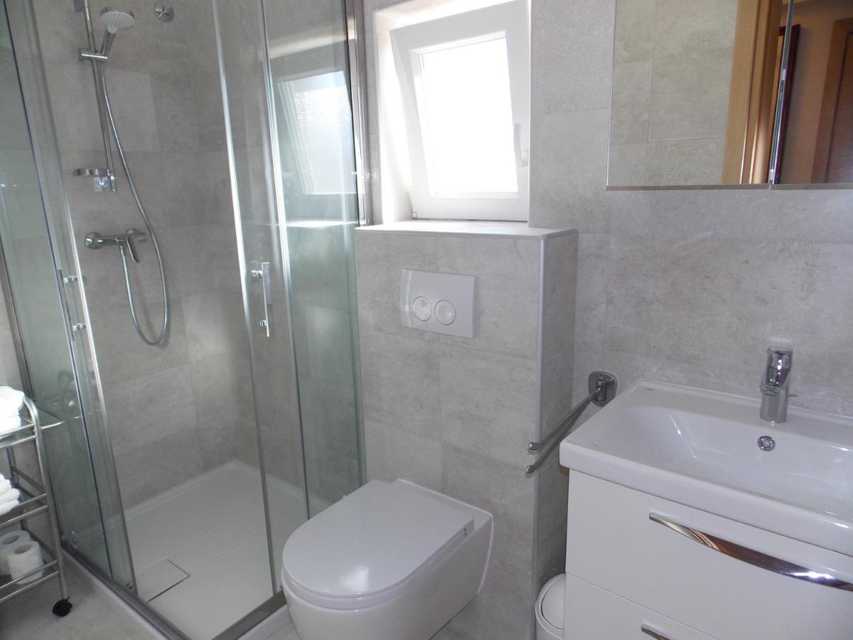 Apartments Miro Kornić Εξωτερικό φωτογραφία